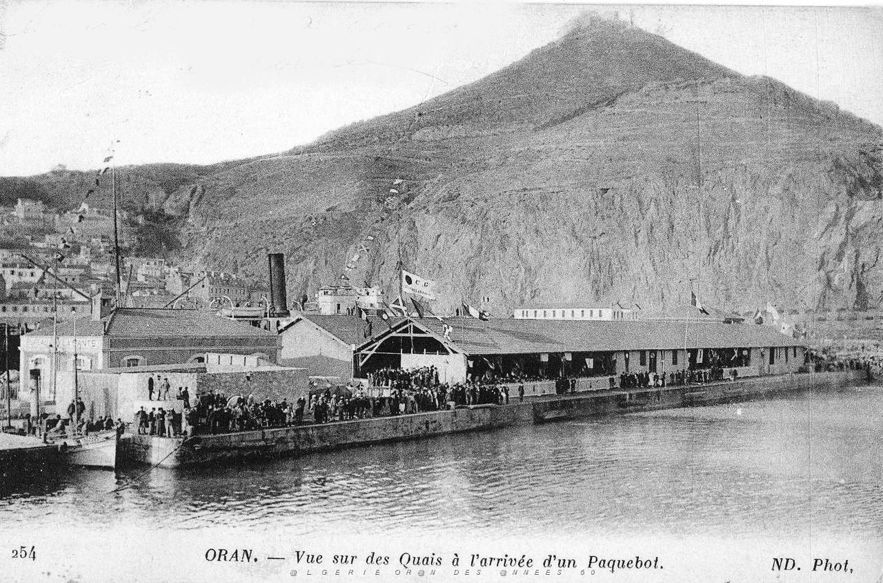 Oran- 148- travail sur les quais.JPG